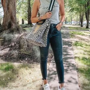 Good American Good Legs Crop Black Fray